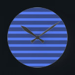 Horloge Ronde Moderne simple bande à deux tons géométrique bleu<br><div class="desc">Blocage de couleur bleu marine simple moderne à deux tons</div>