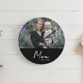 Horloge Ronde Mom Established Modern White Script Photo