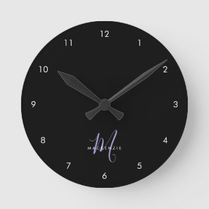 Horloge Ronde Monogramme élégant moderne noir lavande écriture