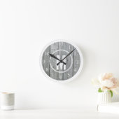 Horloge Ronde Monogramme Gris Blanc Distressed Wood (Maison)