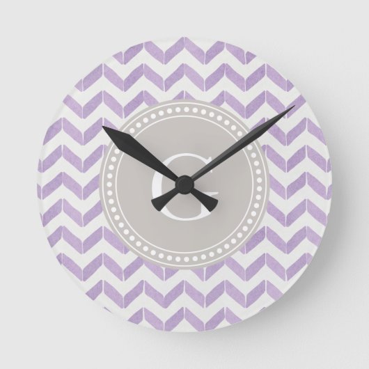 Horloge Ronde Monogramme gris pourpre en pastel chic de coutume (Recto)