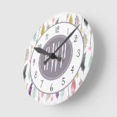 Horloge Ronde Monogramme Plumes et flèches (Angle)