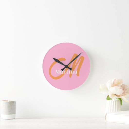 Horloge Ronde Monogramme rose chic (Maison)