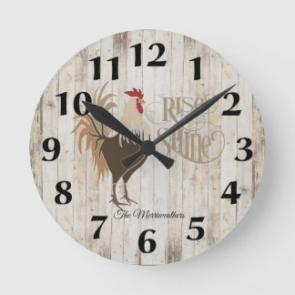 Horloge Ronde Montée du coq et mur brillant