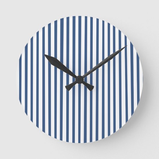 Horloge Ronde Motif blanc rayé bleu marine (Recto)