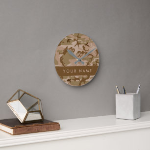 Horloge Ronde Motif de camouflage du désert, Votre nom, Personna