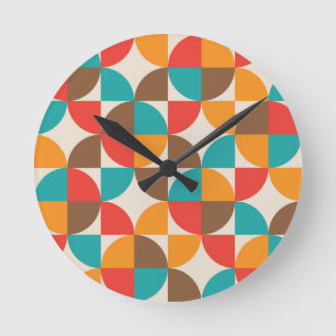 Horloge Ronde Motif de demi-cercles colorés du milieu du siècle 