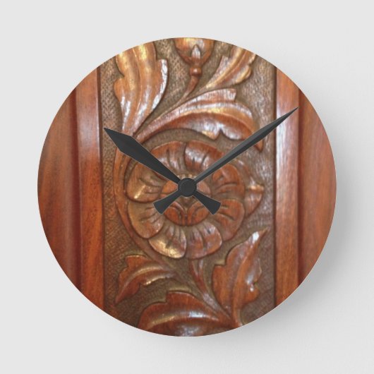 Horloge Ronde motif de fleur de bois sculpté (Recto)