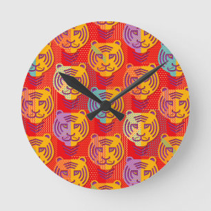 Horloge Ronde Motif de tigre sur arrière - plan rouge