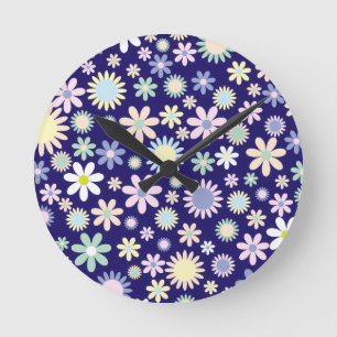 Horloge Ronde Motif floral sur fond bleu