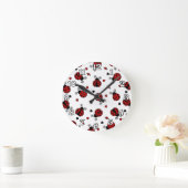Horloge Ronde Motif mignon de coccinelle et de coeurs (Maison)