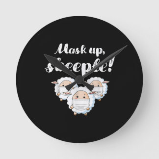 Horloge Ronde Mouton dans le masque | Cadeaux parfaits Amoureux