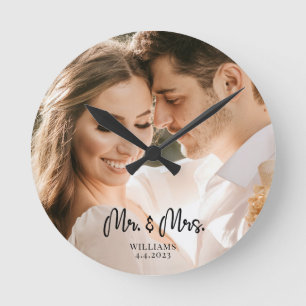 Horloge Ronde Mr. and Mrs. Wedding Couple Round Clock