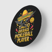 Horloge Ronde Nacho Average Pickleball Player (Angle)
