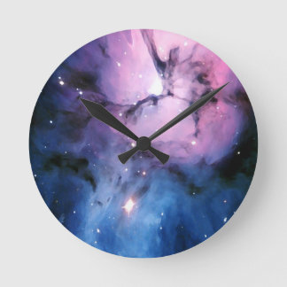 Horloge Ronde Nébuleuse violette et bleue