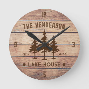 Horloge Ronde Nom de famille Lake House Pine Tree bois Personnal