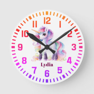 Horloge Ronde Nom personnalisé cool Rainbow Unicorn