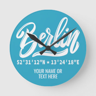 Horloge Ronde Nom personnalisé / Texte et couleur Coordonnées de