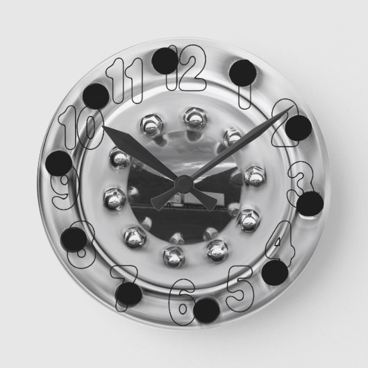 Horloge Ronde Numbered 18 Wheelin' Clock (Recto)