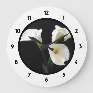 Horloge ronde numérique avec Calla Lilly