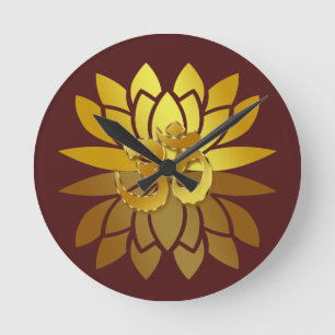 Horloge Ronde OM Omkara et Lotus Flower de couleur or
