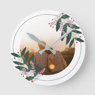 Horloge Ronde Oreiller rond à couronne florale pour couple roman
