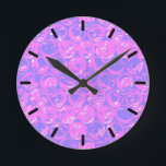 Horloge Ronde Papier à bulle d'art pop<br><div class="desc">Motif d'enveloppement de bulle pop art en bleu et violet</div>