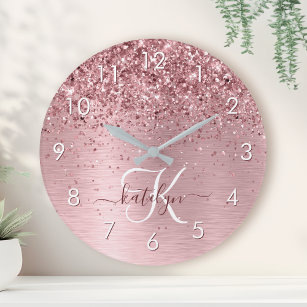 Horloge Ronde Parties scintillant en métal brossé rose pâle Nom 