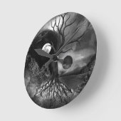 Horloge Ronde Paysage de Yin Yang Tree noir et blanc (Angle)