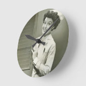 Horloge Ronde Peeping Nurse (Angle)