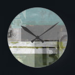 Horloge Ronde Peinture moderne avec lettres assorties<br><div class="desc">Des lettres ornées rebondissent autour de ce tableau moderne,  se détachant et se mélangeant en même temps. Une façon amusante d'enseigner à vos enfants leur alphabet !</div>