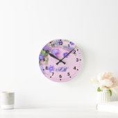 Horloge Ronde Personalized Floral Monogram Wall Clock – Custom  (Maison)