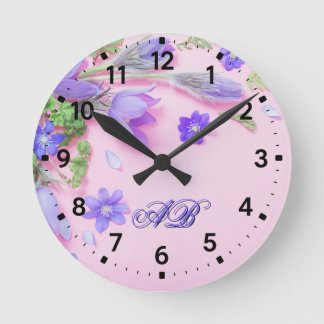 Horloge Ronde Personalized Floral Monogram Wall Clock – Custom 
