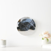 Horloge Ronde Personnaliser le Carlin noir mignon Nom des access (Maison)