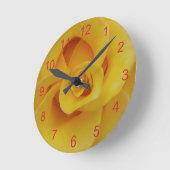 Horloge Ronde Pétales romantiques de rose jaune (Angle)