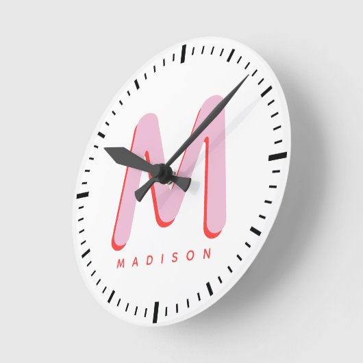 Horloge Ronde Petit Cute Fun Custom Nom 3D Monogram (Angle)