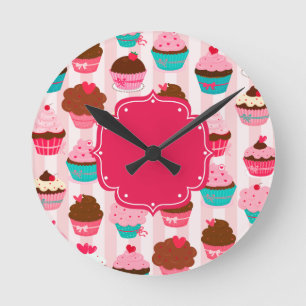 Horloge Ronde Petits gâteaux roses modernes Girly