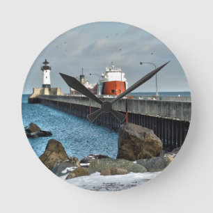 Horloge Ronde Phare et navire à Duluth Minnesota