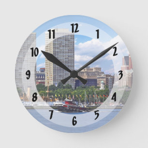 Horloge Ronde Philadelphie - Remorqueur par la skyline de Philad