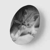 Horloge Ronde Photo de Kitten noir et blanc (Angle)