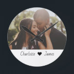 Horloge Ronde Photo Et Texte Personnalisés<br><div class="desc">Photo et texte personnalisés Horloge murale personnalisée de Ricaso - ajoutez votre propre photo,  votre art et votre texte à cette horloge acrylique personnalisable</div>