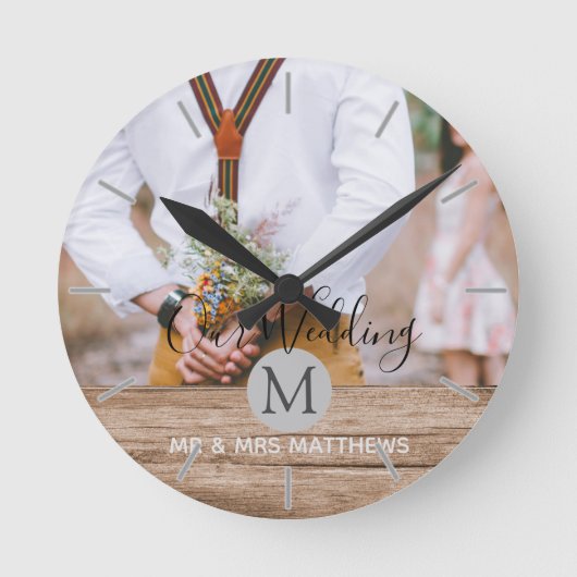 Horloge Ronde Photo Rustic Collage Monogram NEWLYWEDS WEDDING (Recto)