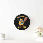 Horloge Ronde Pickleball Chick - rétro (Maison)