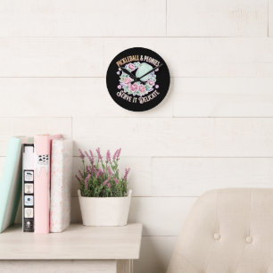 Horloge Ronde Pickleball Et Pivoines Servez-Le Délicat
