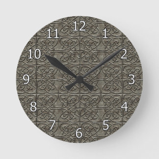 Horloge Ronde Pierre sculptée Ovales connectés Motif celtique