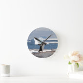 Horloge Ronde Pingouin devant une arche de glace (Maison)