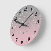 Horloge Ronde Pink and Gray Stars Stylish Modern Chic (Angle)