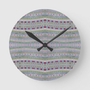 Horloge Ronde Pink and Green Pretty Hearts Motif