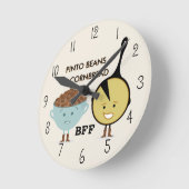 Horloge Ronde Pinto Beans et Cornbread Best Friends Clock (Angle)