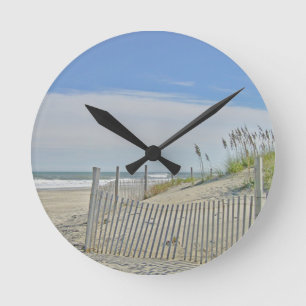 Horloge Ronde plage isolée